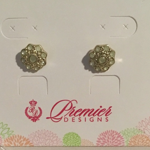 New-Premier Designs Earrings - Picture 1 of 3